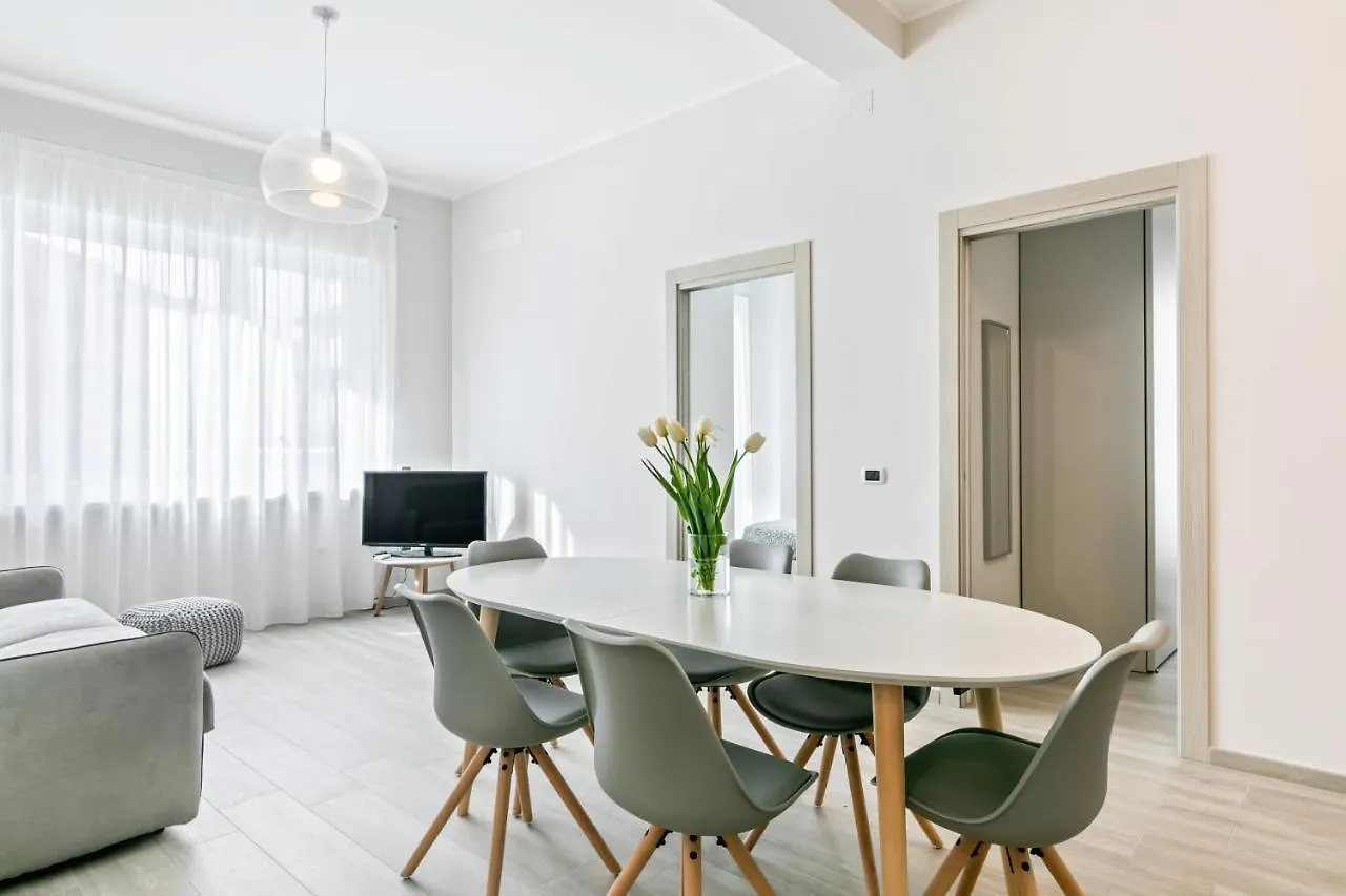 Grattacielo Ina Apartments Palermo 0*,  Italia